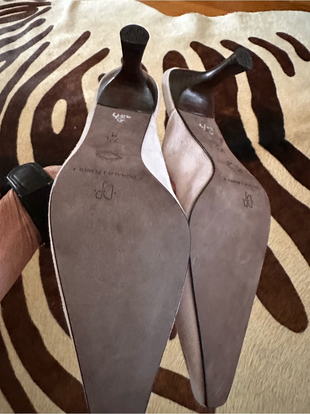 Donald J. Pliner Pale Lavender Suede Slip-On Kitten Heel Mules - Picture 6 of 7